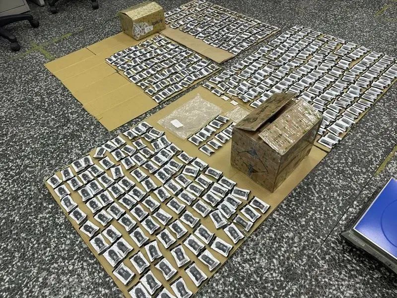 台刑事部门此前查获1.3千克依托咪酯,共616枚“丧尸烟弹”.jpg 台刑事部门此前查获1.3千克依托咪酯,共616枚“丧尸烟弹”.jpg