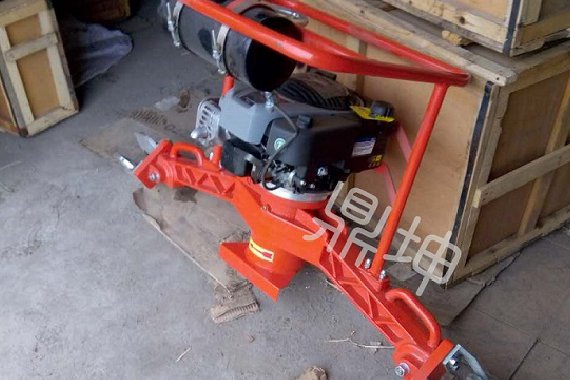 NGM-4.4型内燃仿形钢轨打磨机